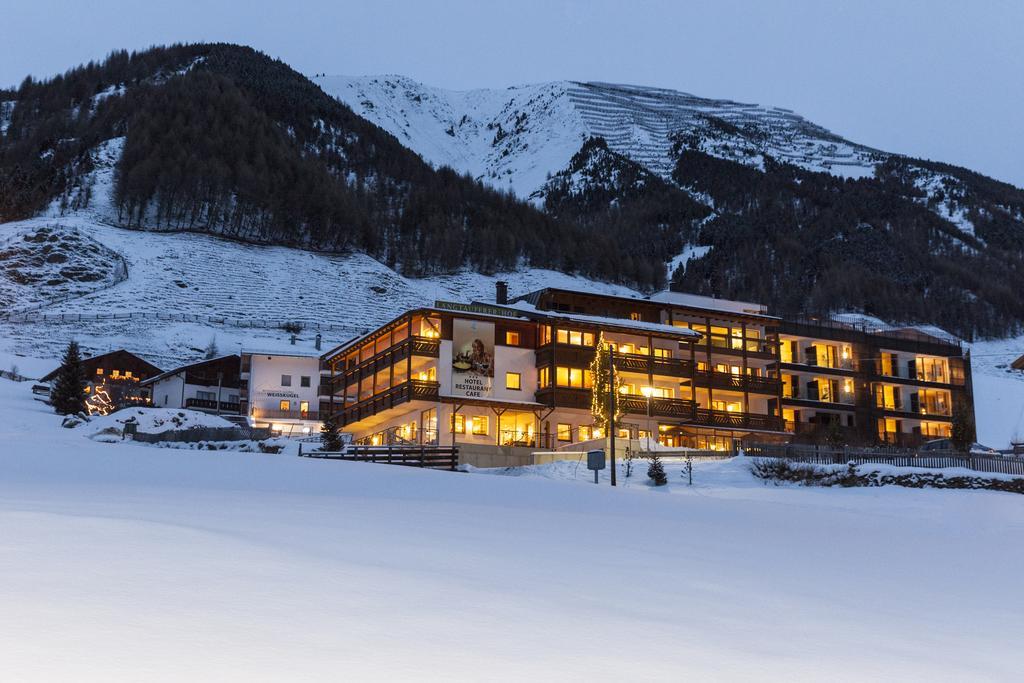 Langtaufererhof Hotel Melago Buitenkant foto
