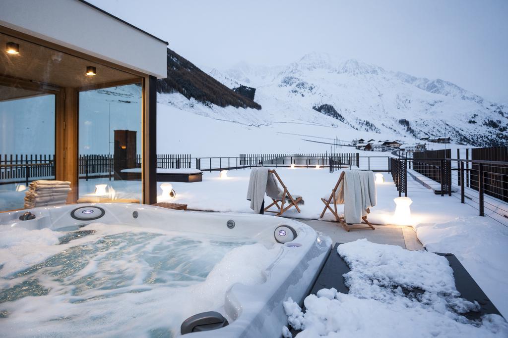 Langtaufererhof Hotel Melago Buitenkant foto