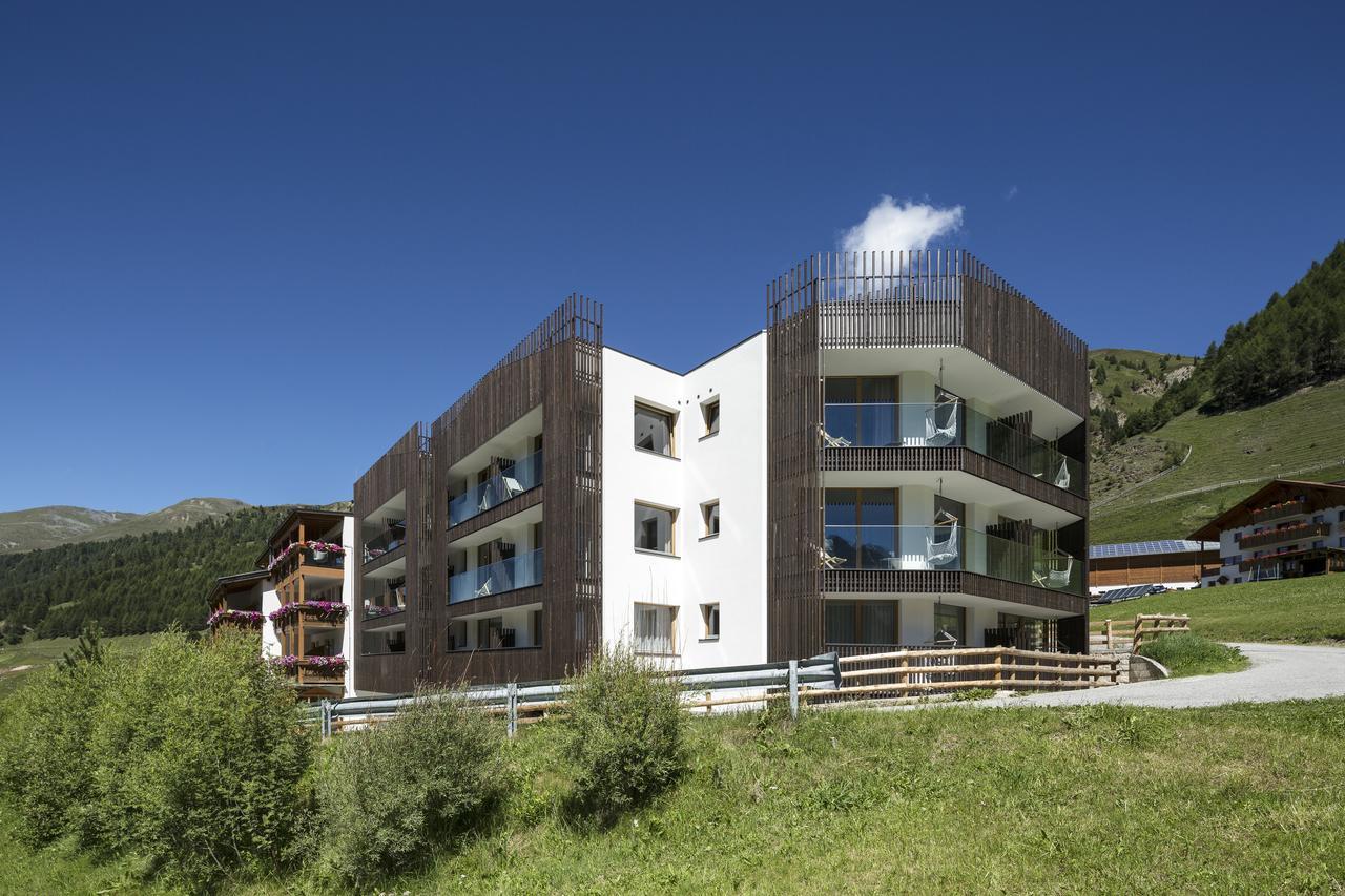 Langtaufererhof Hotel Melago Buitenkant foto